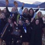 Pored Jezera Su Se Slikale Za Djevojačko Veče, A Kad Su Vidjeli Ko Je S Njima Na Fotografiji, Pobjegle Su Odmah Iz Tog Odmarališta