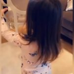 Preslatko: Pogledajte Kako Ana Nikolić U Izolaciji Vježba Sa Svojom Trogodišnjom Kćerkom Tarom- Djevojčica Je Preslikana Svoja Mama (VIDEO)