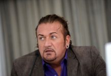 Svi Znate Macu, A Ovo Je Njegova 20 Godina Mlađa Supruga: Sva Je Istetovirana I Objavljuje Samo Provokativne Fotke!