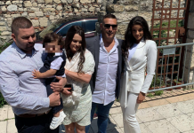 DANAS KRSTI SINA Darko Lazić došao u crkvu sa Marinom i bebom!