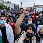 (VIDEO) Protesti podrške Palestincima širom Evrope, u Parizu suzavac