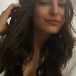 DŽEJLA RAMOVIĆ PROSLAVILA SVOJU MATURU, svi su gledali u njenu haljinu: Leđa haljine su sve oduševila, POGLEDAJTE SLIKE I BIĆE VAM JASNO ZAŠTO JE BILA GLAVNA ZVIJEZDA MATURE