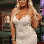 ISPLIVAO BEZOBRAZNI SNIMAK SRPSKE PEVAČICE! Skinula se u tange i objavila vrelu akciju s drugaricom – gore mreže! VIDEO