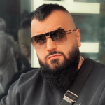 NIKAKO NE PRESTAJE SA PROVOKACIJAMA! Džamija i ljuti pogled: Oglasio se Buba Koreliu nakon OTKAZANOG NASTUPA U SRBIJI! Pa, ovo je već previše…(FOTO)