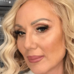 Baba u 60. se skinula na privatnoj plaži, pa ZAVODI PRISUTNE! Uslikali Brenu: KAD JE USTALA, IMALO SE ŠTA I VIDETI, sve se oteglo a dole.. OVO NIKO NIJE TREBAO DA VIDI, Ljudi se krste!(FOTO)